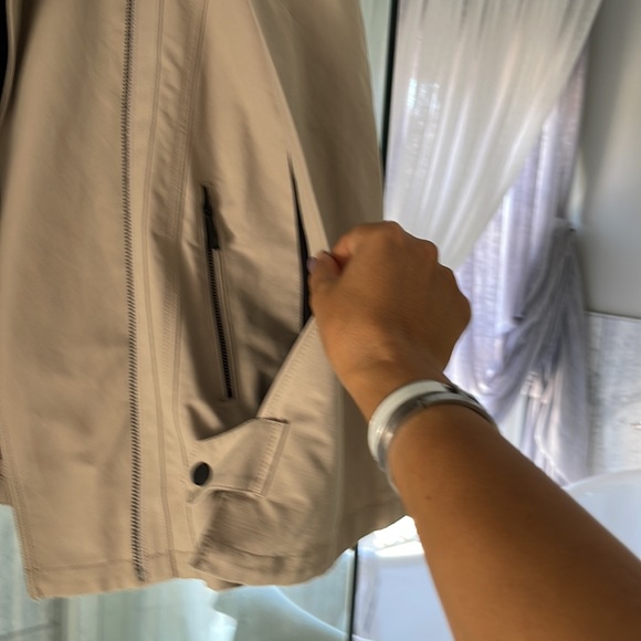 BCBG Cape Rain Jacket look like Shaun sz M - Picture 2 of 2